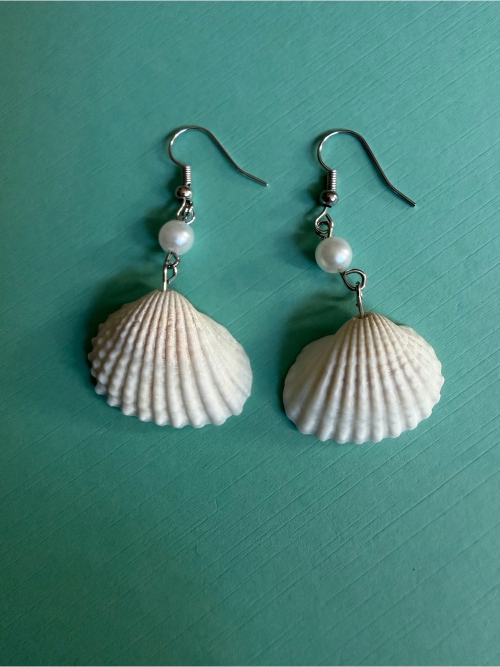 Shell Pearl Earrings